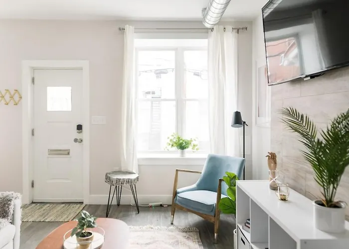 Walkable To Restaurants Holiday home *