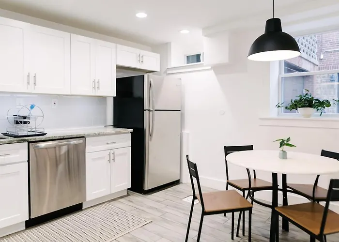 Holiday home Walkable To Restaurants *