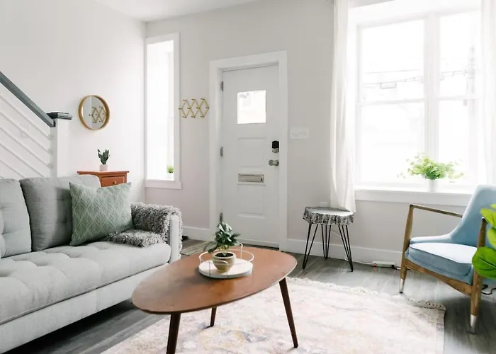 Holiday home Walkable To Restaurants *